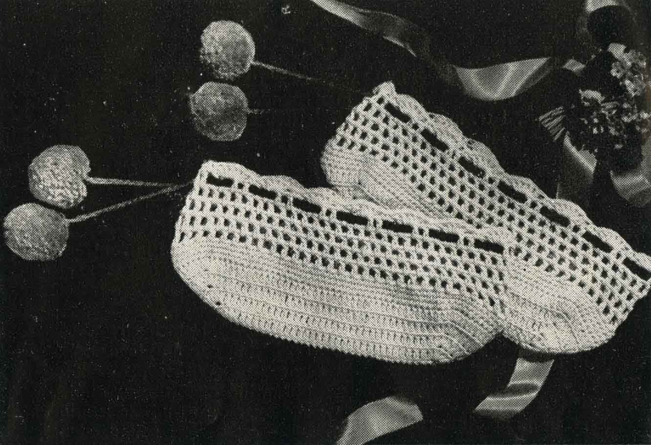 Ladies Slippers, 3ply Cotton, 40s Crochet Pattern, Weldons 683